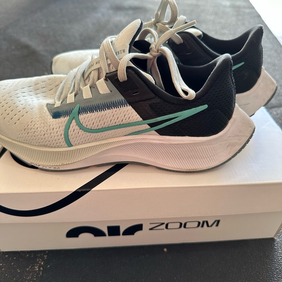 Nike Shoes - Women’s Nike Air Zoom Pegasus